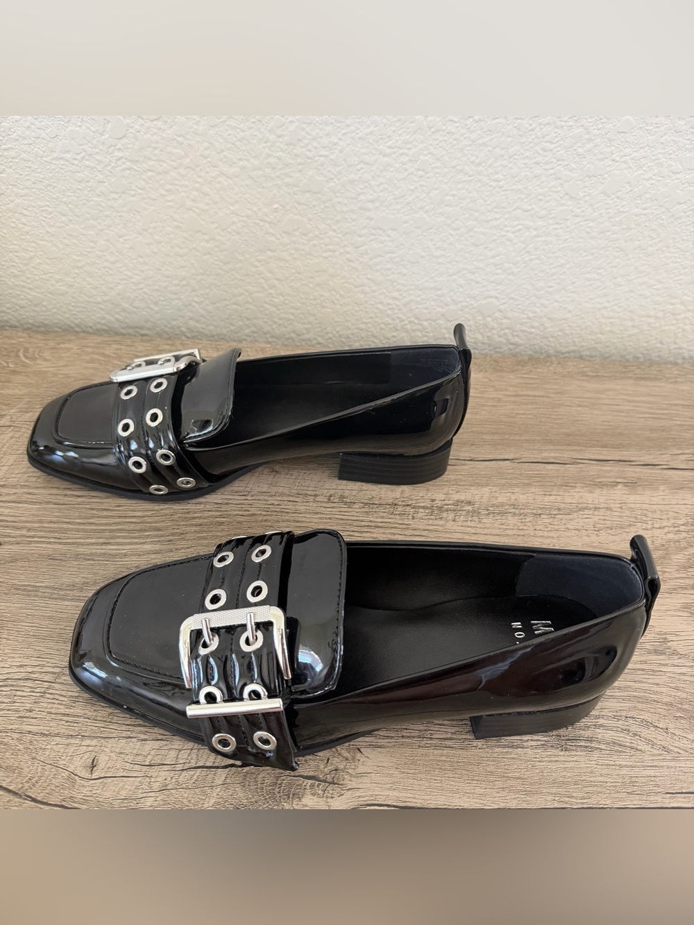 MIX NO. 6 Women's Size 6.5M Loafer Flats Shoes Dressy Shiny Silver Buckle - Picture 3 of 7